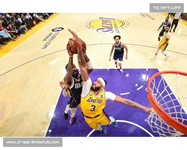 NBA新赛季揭幕战看点:雷霆对决绿军再现总决赛经典 独行侠迎战湖人精彩纷呈 NBA新赛季揭幕战看点:雷霆对决绿军再现总决赛经典 独行侠迎战湖人精彩纷呈